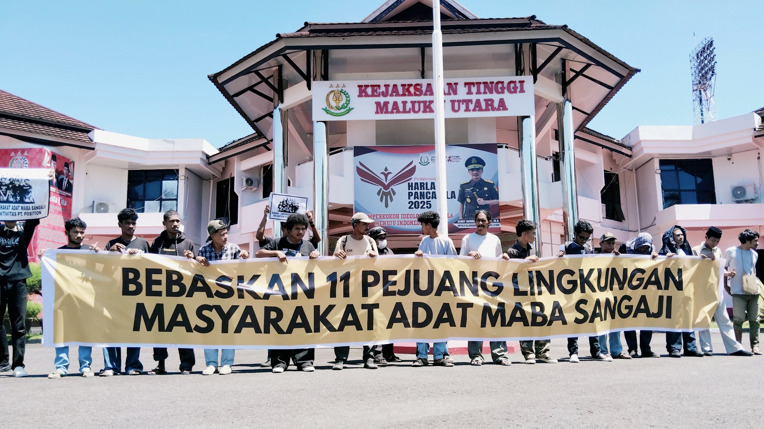 Kejati Malut Diminta Hentikan Kasus 11 Pejuang Lingkungan Maba-Sangaji