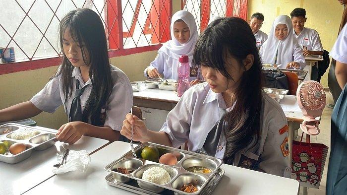 Belasan Siswa SMK Negeri 5 Ternate Diduga Keracunan Usai Konsumsi Makanan MBG