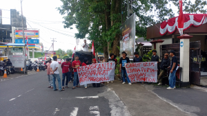 Aksi Solidaritas Pembebasan 11 Masyarakat Adat Maba, Anak Kapolri Kembali Disebut 