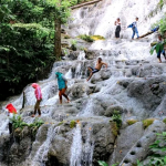 Air Terjun Tiga Bidadari  merupakan salah satu  obyek wisata yang terletak di desa Dakaino wasile Timur. Air terjun ini memiliki tangga‐tangga/trap  yang berjumlah sekitar 50 buah sehingga cukup menarik untuk   dikunjungi, selain udara di  sekitarnya sangat  sejuk.  Sepanjang  perjalanan  menuju  air  terjun  pengunjung  bisa  menyaksikan  hamparan  sawah‐sawah  dengan  padinya  yang  menghijau  dan  indah  dipandang.