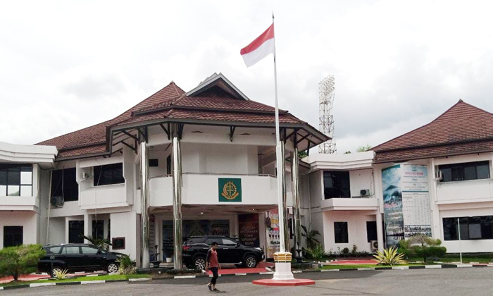 Dua Proyek Bermasalah, Praktisi Hukum Desak Bupati Sula Dipanggil Kejati